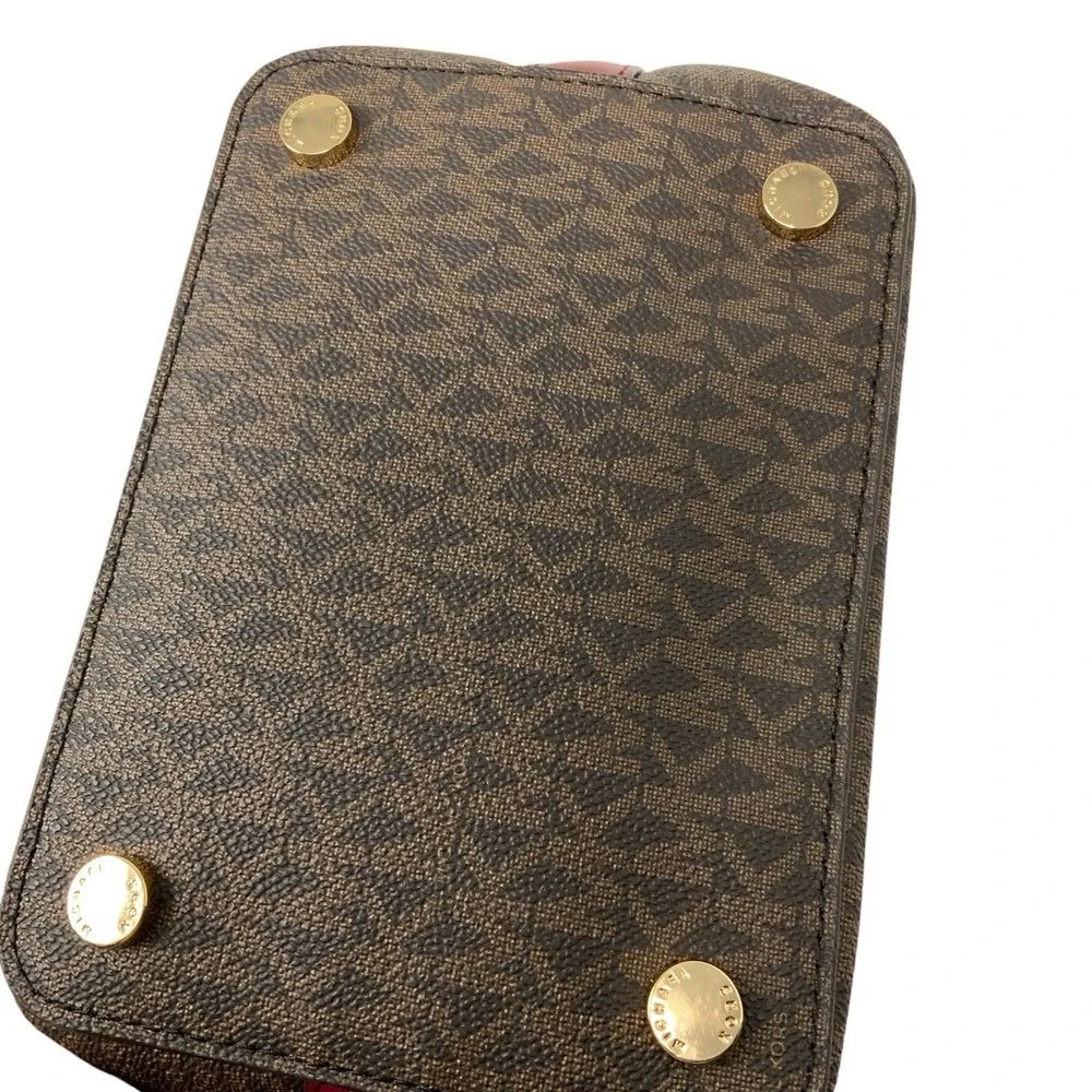 Michael Kors Kimberly‎ Small Bucket Crossbody Purse Brown Merlot Strap Magnetic